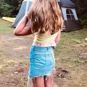 Trendy tank with lace and little bow